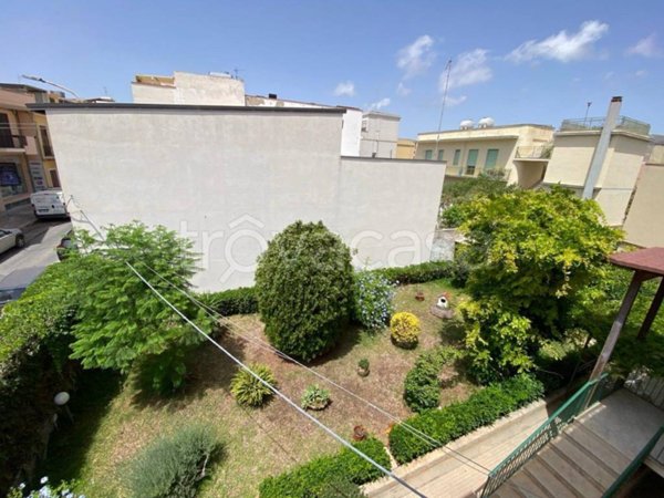 casa indipendente in vendita ad Avola in zona Falaride