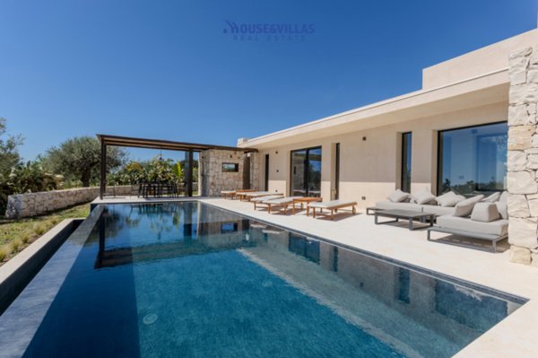 casa indipendente in vendita ad Avola