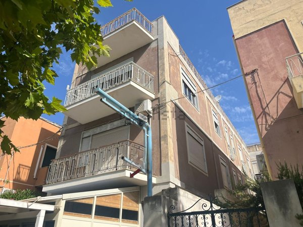 appartamento in vendita ad Avola in zona Falaride