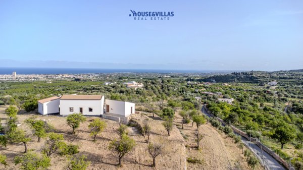 casa indipendente in vendita ad Avola