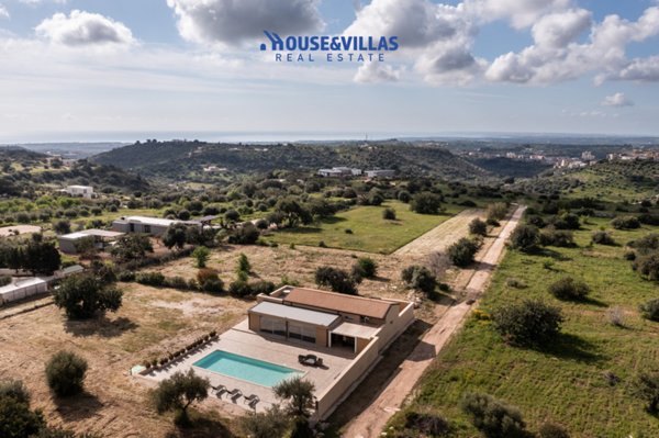 casa indipendente in vendita ad Avola