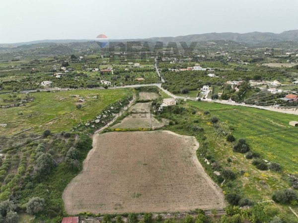 casa indipendente in vendita ad Avola in zona Piccio