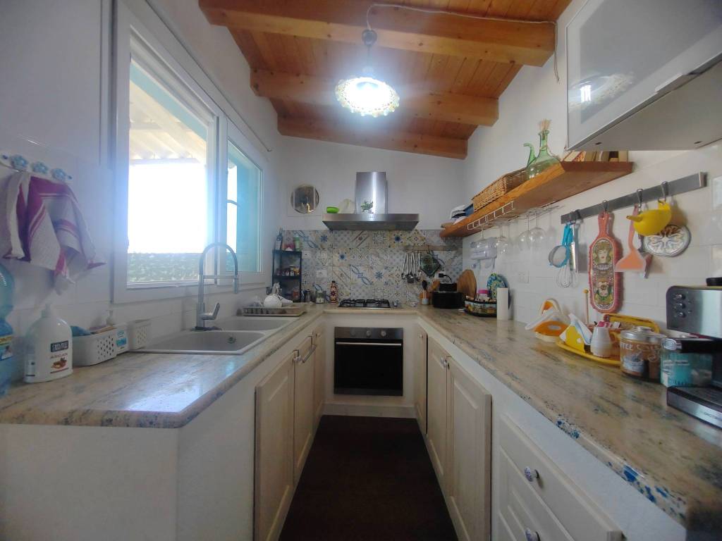 casa indipendente in vendita ad Avola in zona Gallina