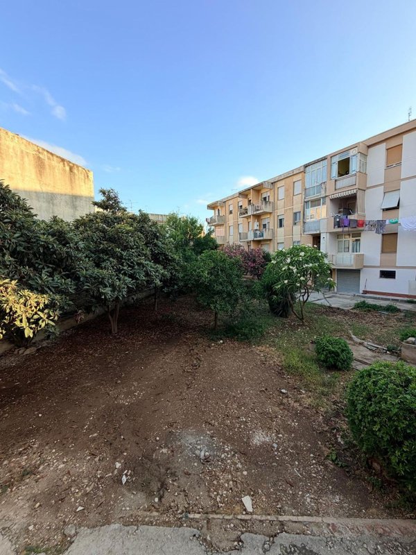 appartamento in vendita ad Avola in zona Falaride