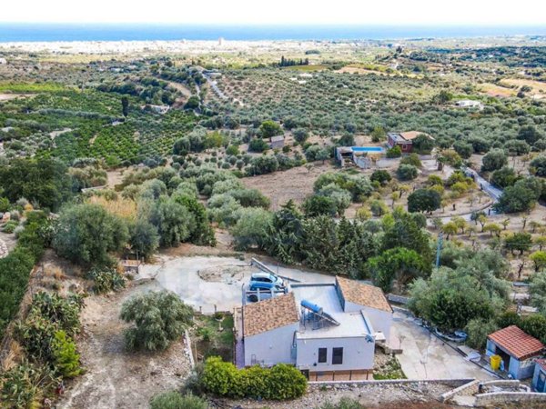 casa indipendente in vendita ad Avola