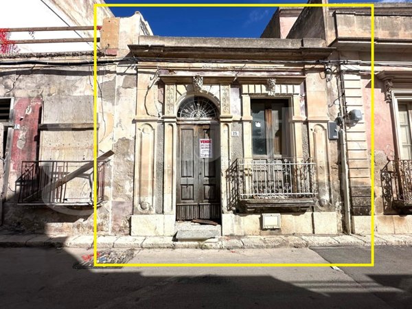casa indipendente in vendita ad Avola