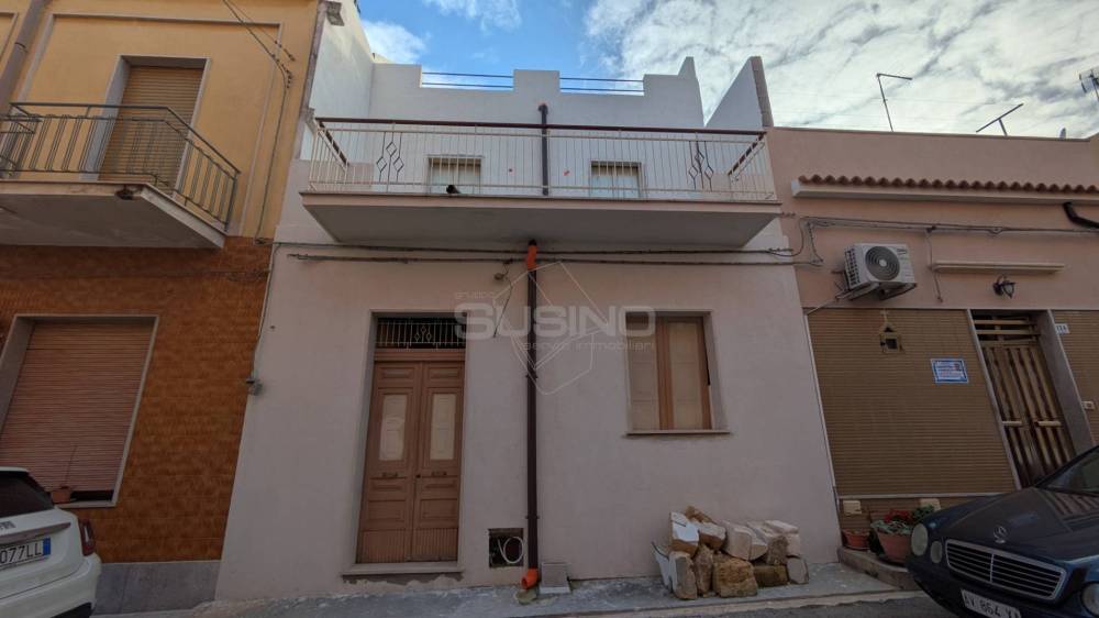 casa indipendente in vendita ad Avola