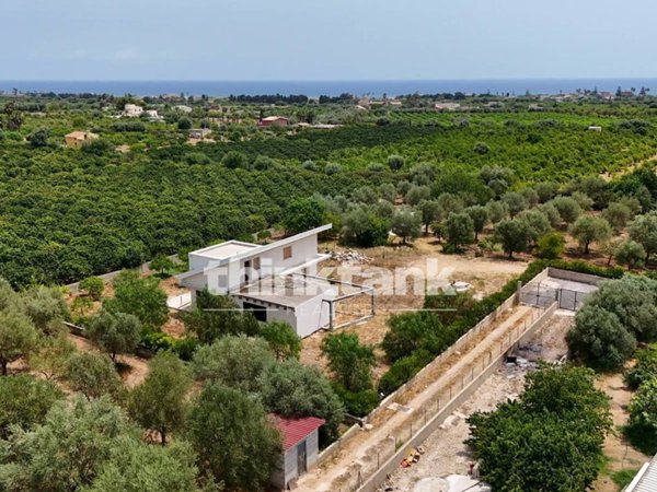 casa indipendente in vendita ad Avola