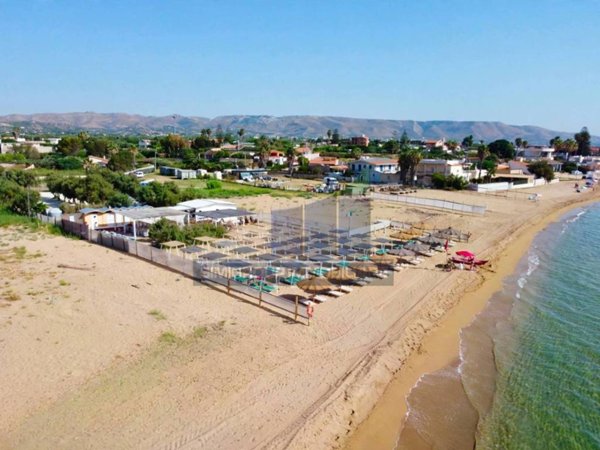 negozio in vendita ad Avola in zona Piccio