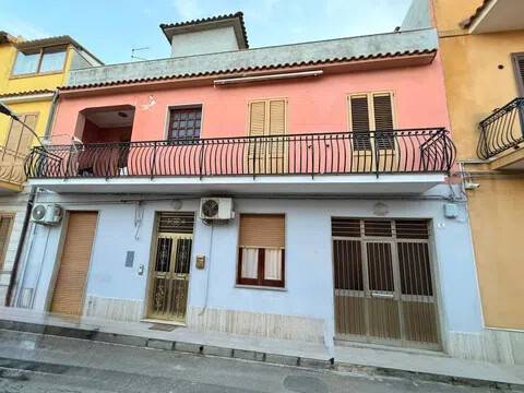 casa indipendente in vendita ad Avola