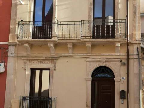 casa indipendente in vendita ad Avola