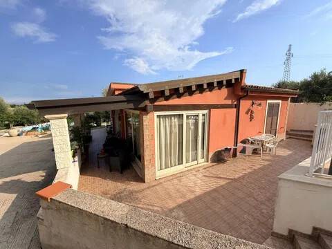casa indipendente in vendita ad Avola