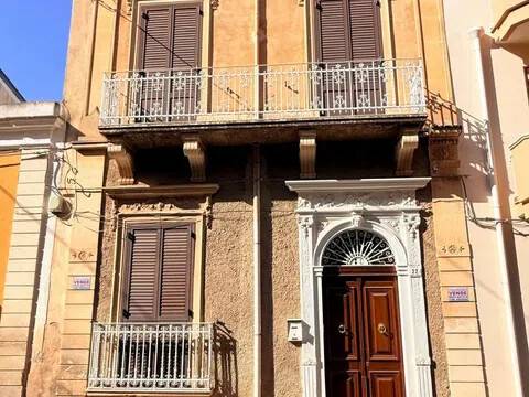 casa indipendente in vendita ad Avola