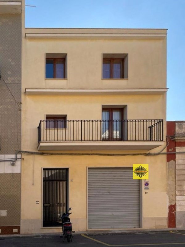 casa indipendente in vendita ad Avola