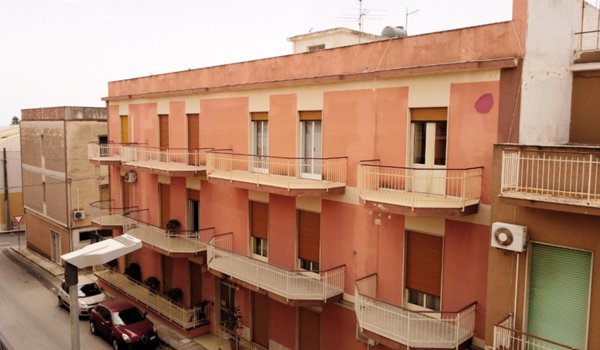 appartamento in vendita ad Avola in zona Falaride