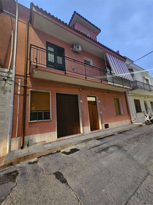 casa indipendente in vendita ad Avola
