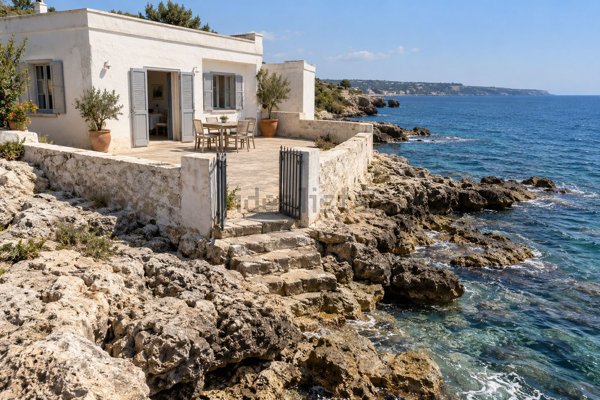 casa indipendente in vendita ad Avola in zona Falaride
