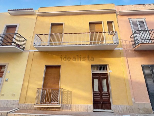 casa indipendente in vendita ad Avola