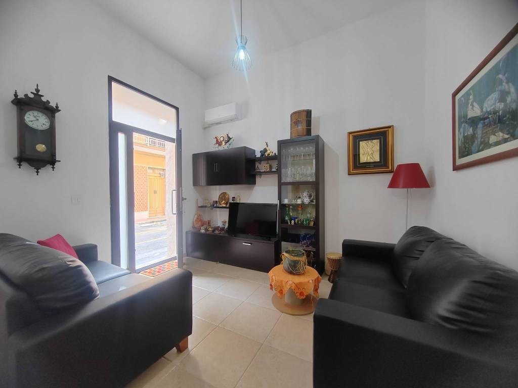 appartamento in vendita ad Avola in zona Falaride