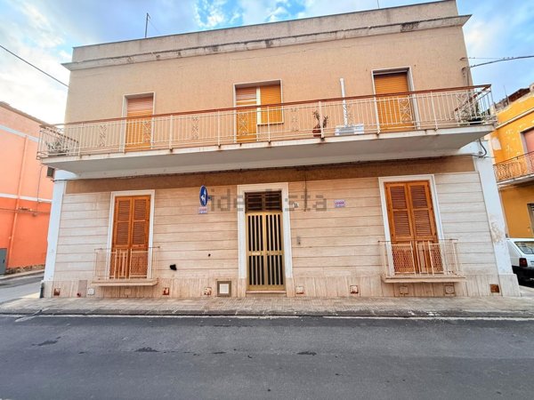 casa indipendente in vendita ad Avola