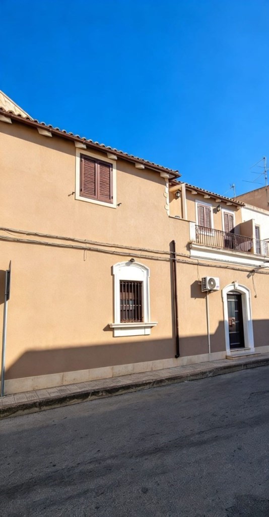 casa indipendente in vendita ad Avola