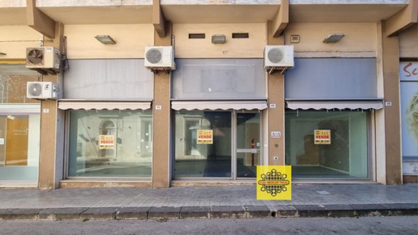 locale commerciale in vendita ad Avola
