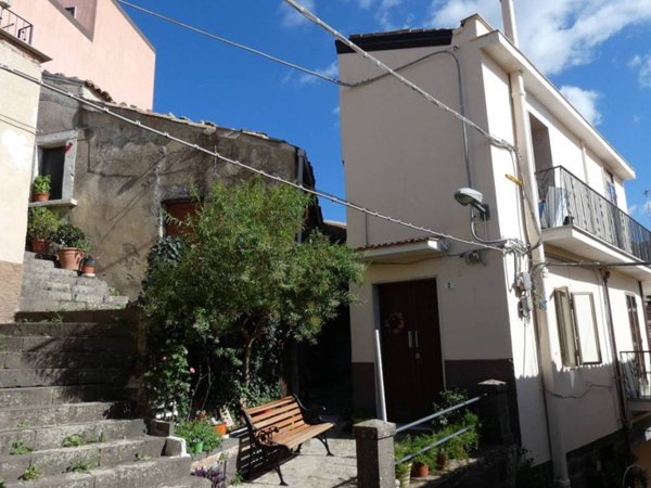 casa indipendente in vendita a Buccheri