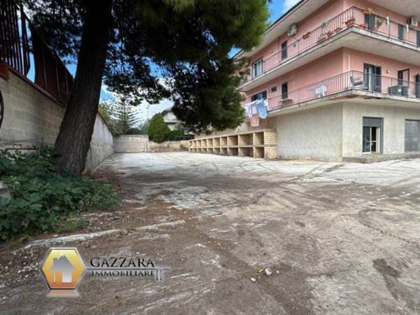 negozio in vendita a Buccheri