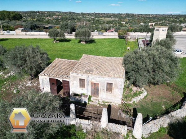 casa indipendente in vendita a Buccheri