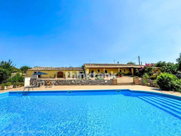 casa indipendente in vendita a Buccheri