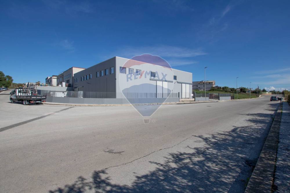 locale commerciale in vendita a Buccheri