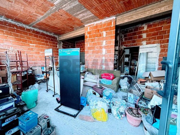 locale commerciale in vendita a Buccheri