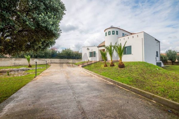 casa indipendente in vendita a Buccheri