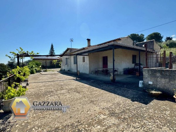 casa indipendente in vendita a Buccheri