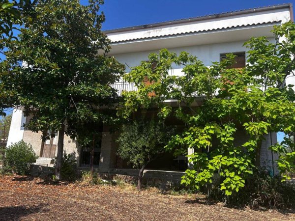 casa indipendente in vendita a Buccheri