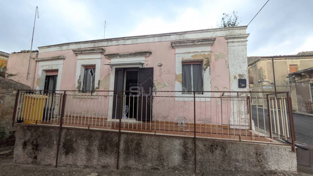 casa indipendente in vendita a Buccheri