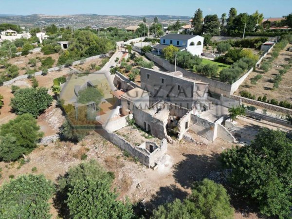 casa indipendente in vendita a Buccheri