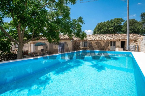 casa indipendente in vendita a Buccheri