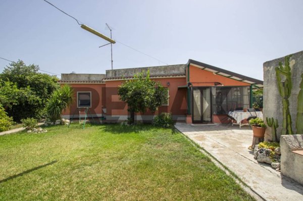 casa indipendente in vendita a Buccheri