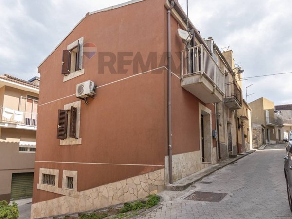 casa indipendente in vendita a Buccheri