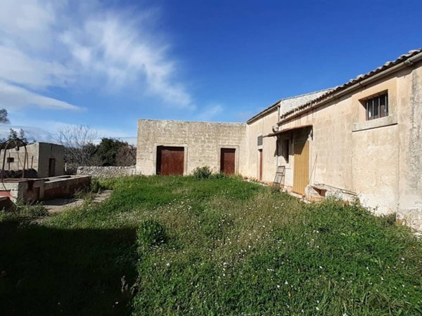 casa indipendente in vendita a Canicattini Bagni