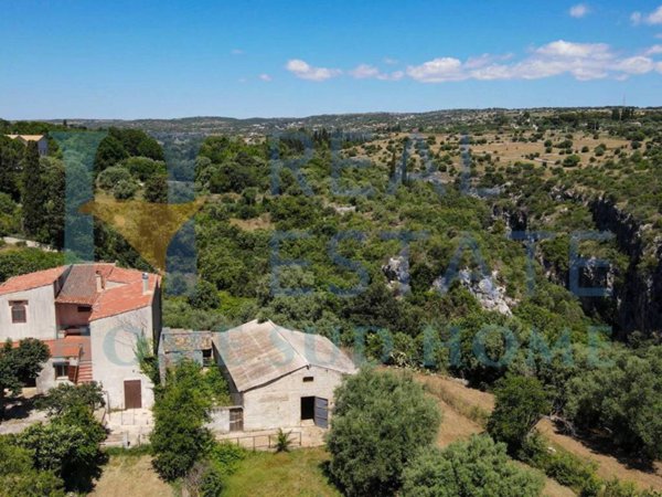 casa indipendente in vendita a Canicattini Bagni