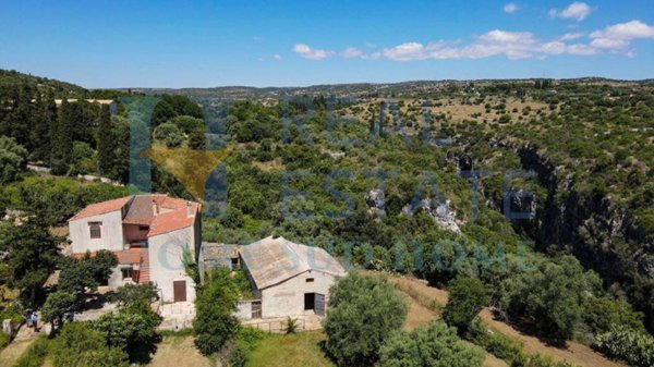 casa indipendente in vendita a Canicattini Bagni