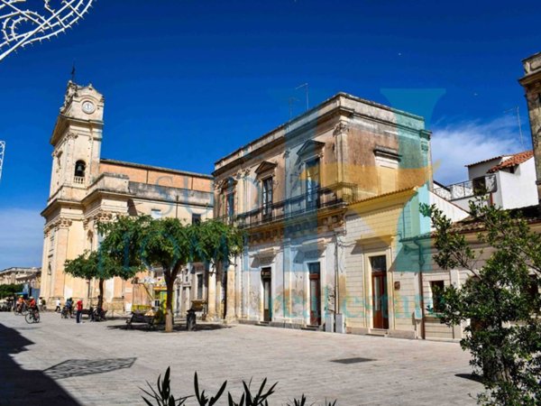 intera palazzina in vendita a Canicattini Bagni