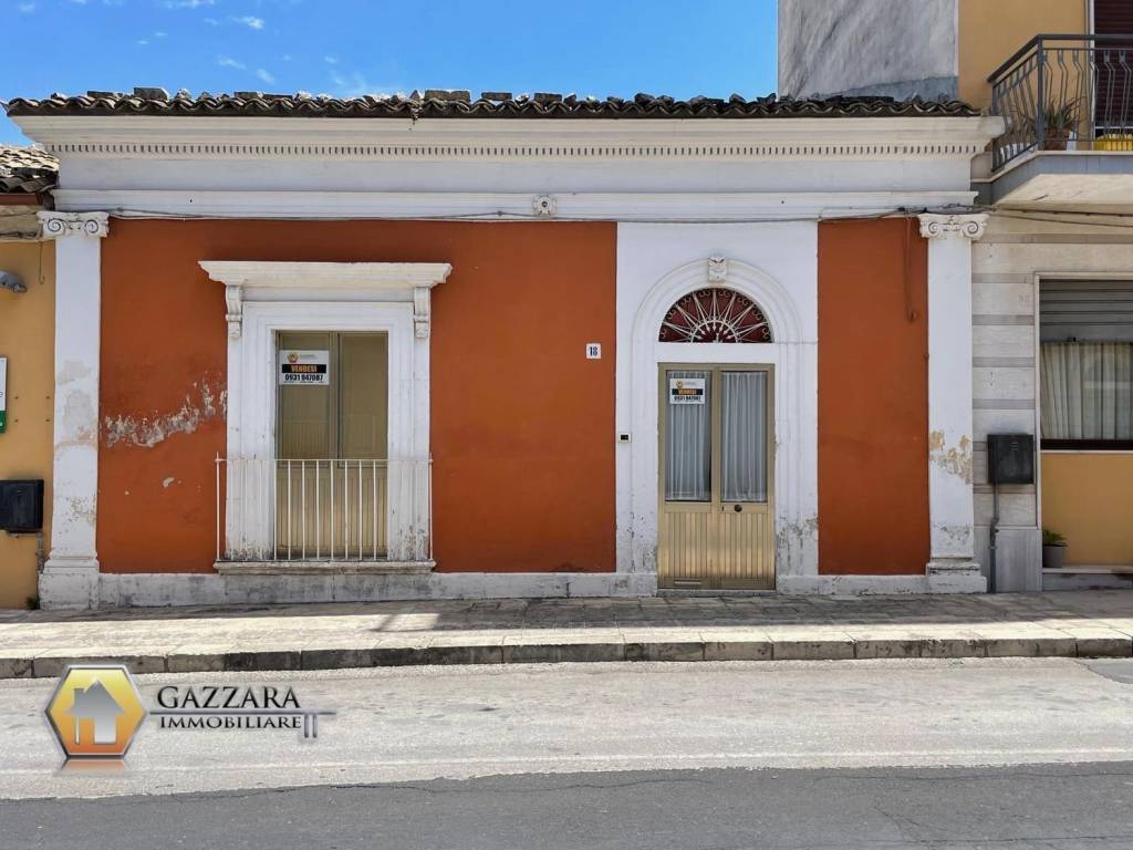 casa indipendente in vendita a Canicattini Bagni