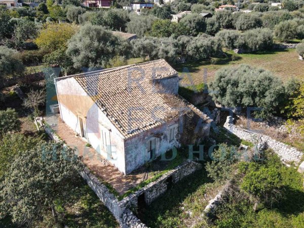 casa indipendente in vendita a Canicattini Bagni