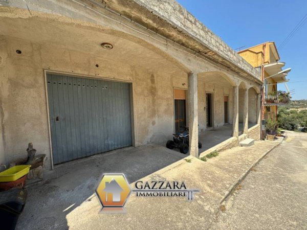 casa indipendente in vendita a Canicattini Bagni