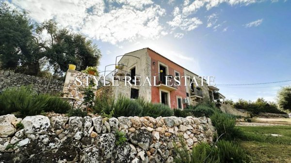 casa indipendente in vendita a Canicattini Bagni