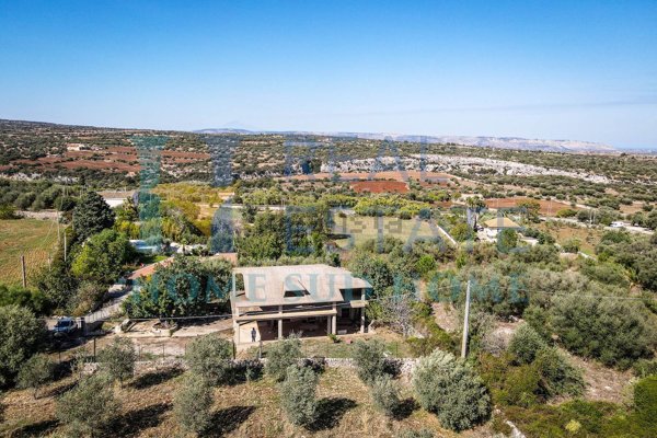 casa indipendente in vendita a Canicattini Bagni