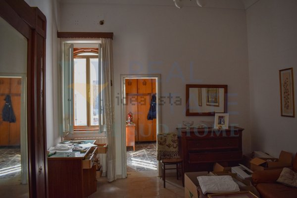 pentavano in vendita a Canicattini Bagni